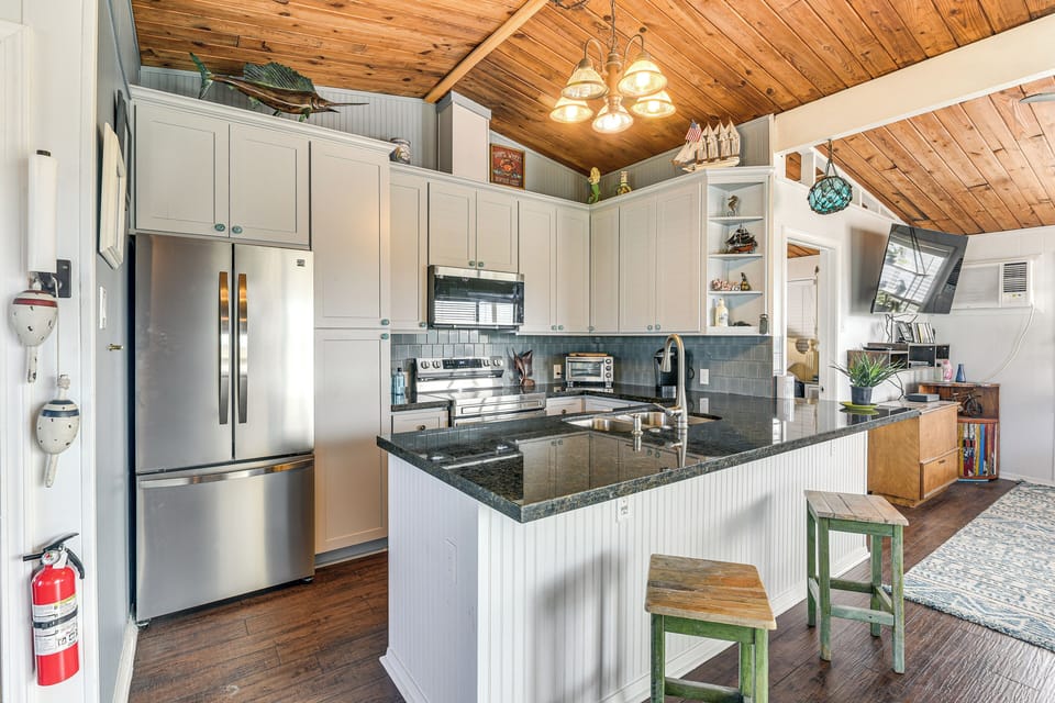 House (6 Bedrooms) | Interior
