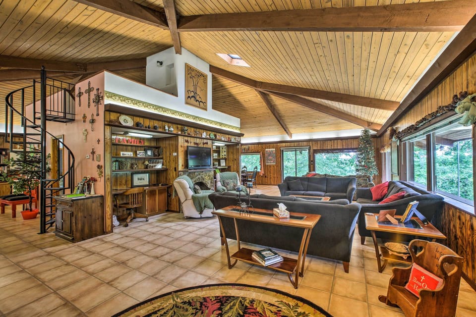 House (4 Bedrooms) | Interior