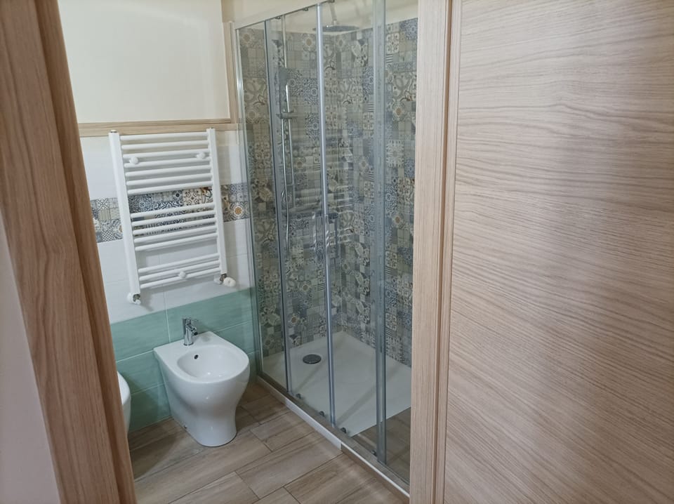 Exclusive Room | Bathroom | Free toiletries, hair dryer, bathrobes, bidet