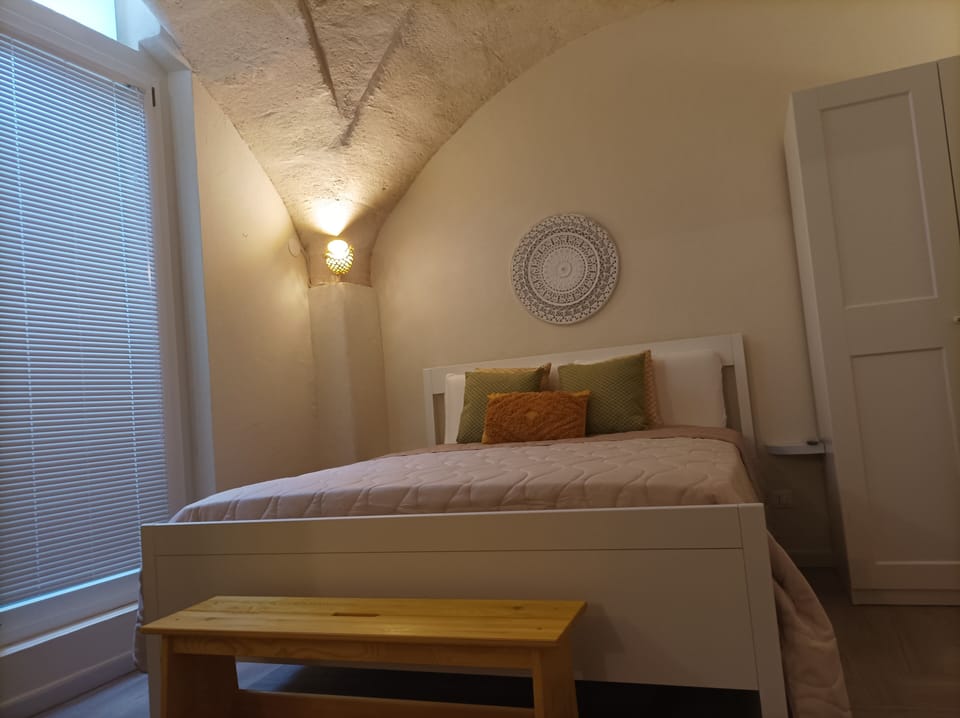 Exclusive Room, 1 Queen Bed | Down comforters, memory foam beds, free WiFi, bed sheets