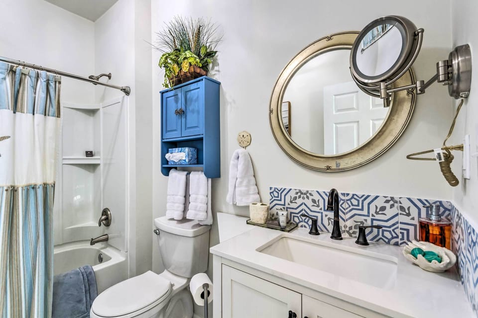 East Bay Vacation Rental w/ Dock! Cottage in Florida