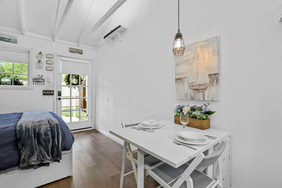 Apartment (0 Bedroom) | Interior