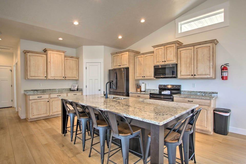 House (5 Bedrooms) | Interior