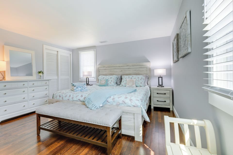 Families Welcome! Home 2 Mi to Craigville Beach Cottage in Centerville