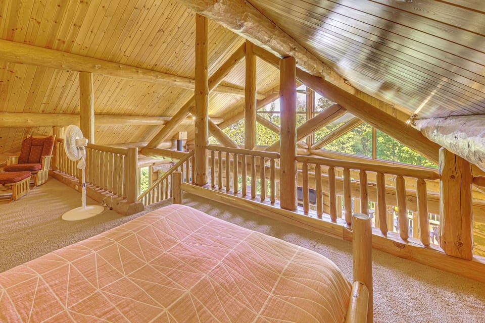 Lutsen Winter Escape on Caribou Lake w/ Fire Pit Cottage in Lutsen