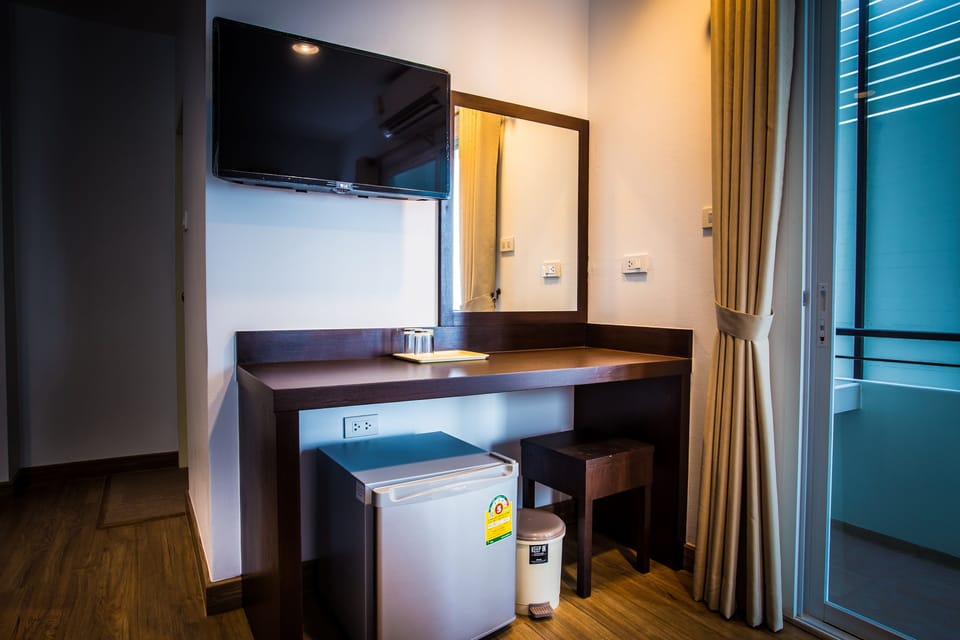 1 bedroom, blackout drapes, free WiFi