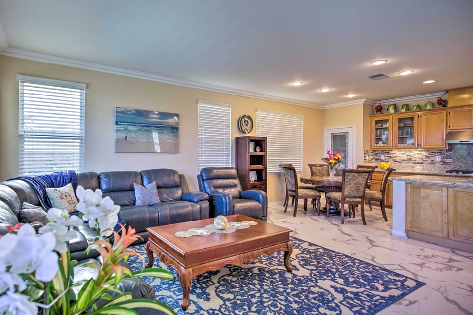 House (5 Bedrooms) | Interior