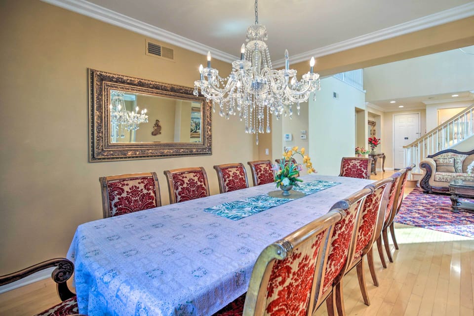 House (5 Bedrooms) | Interior