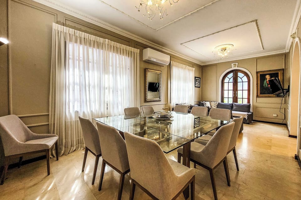 House (6 Bedrooms) | Interior