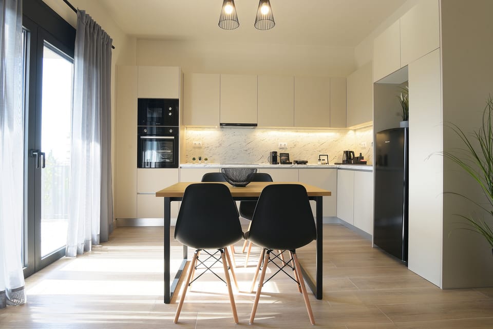 Suite | Private kitchen | Fridge, espresso maker, coffee/tea maker, electric kettle