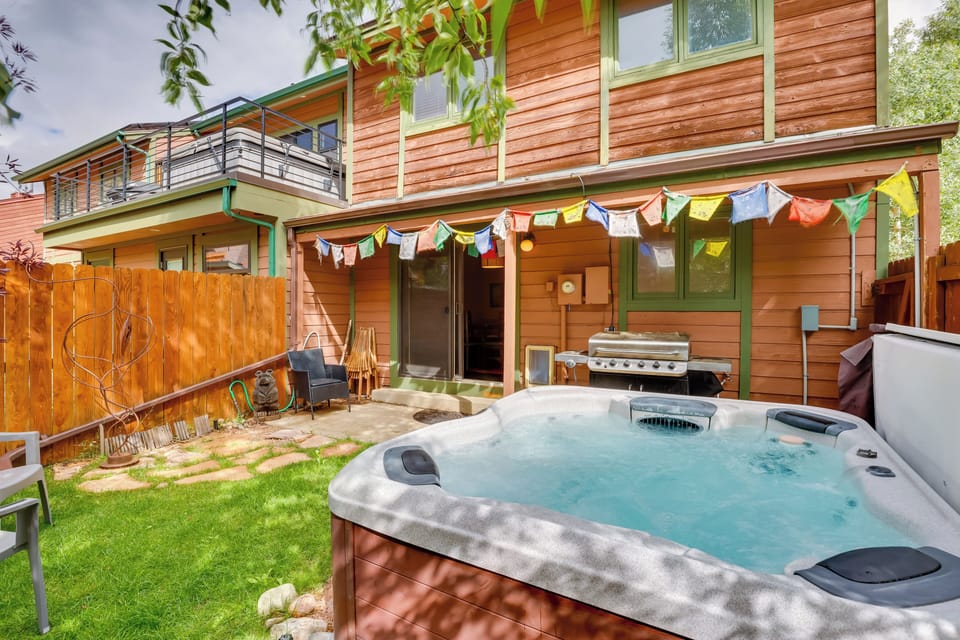 Apartment (3 Bedrooms) | Front of property