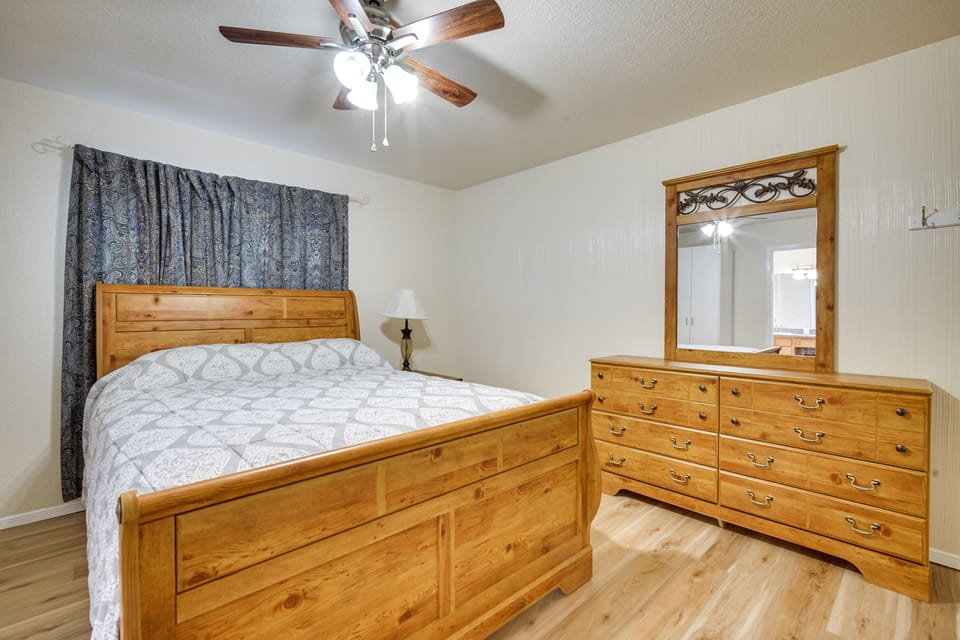 Convenient Las Cruces Home w/ Patio & Grill! Cottage in Las Cruces