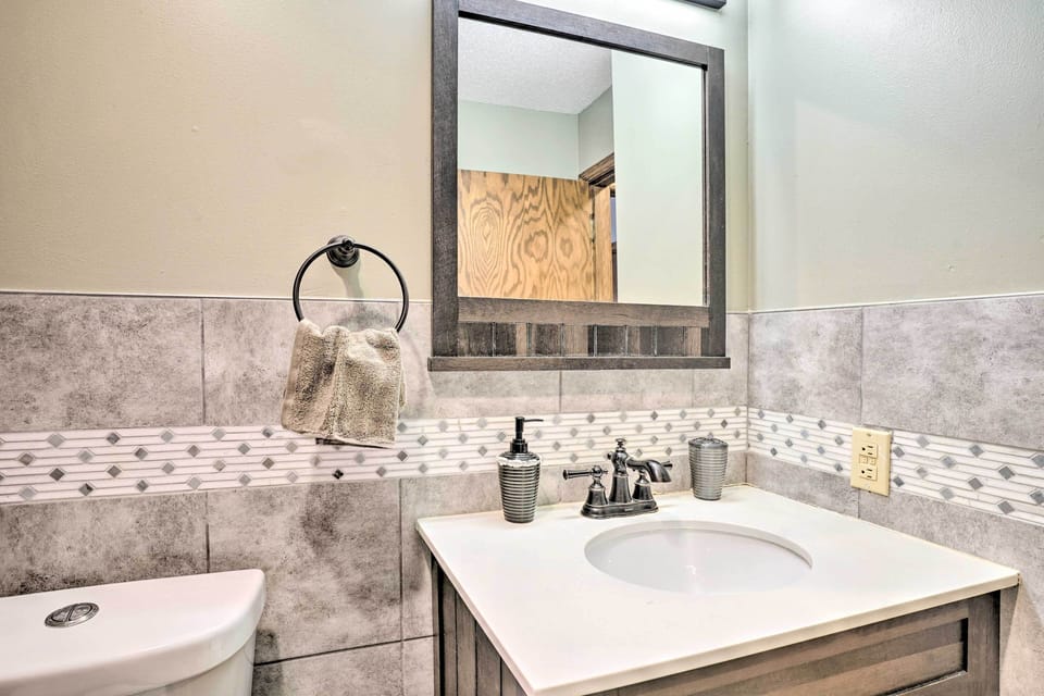 Lovely Minneapolis Home Near Target Field! Cottage in Minneapolis