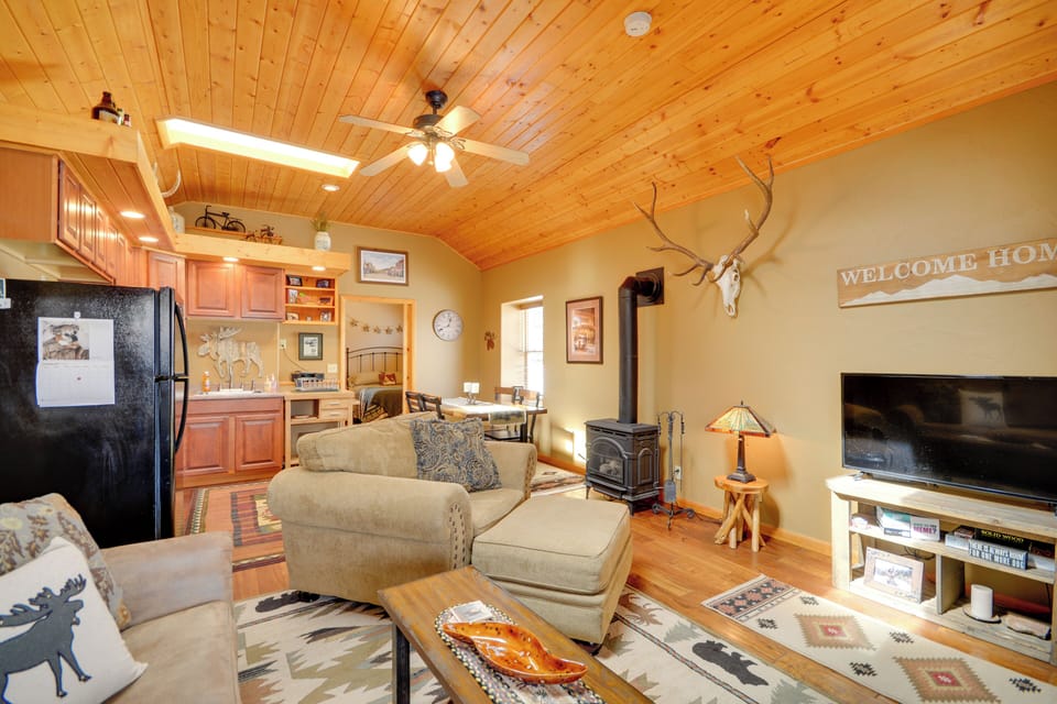 House (2 Bedrooms) | Interior