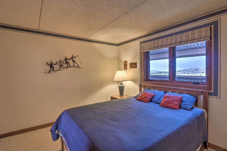 7 Mi to Keystone Resort: Condo w/ Hot Tub & Pool Apartment in Dillon