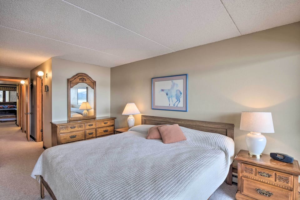 7 Mi to Keystone Resort: Condo w/ Hot Tub & Pool Apartment in Dillon