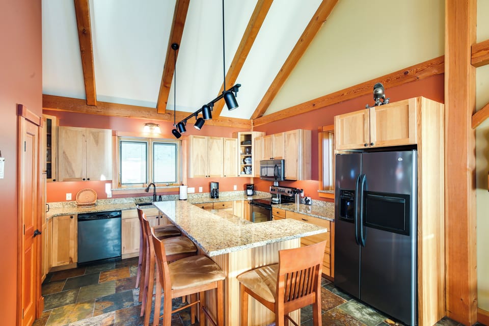 House (4 Bedrooms) | Interior