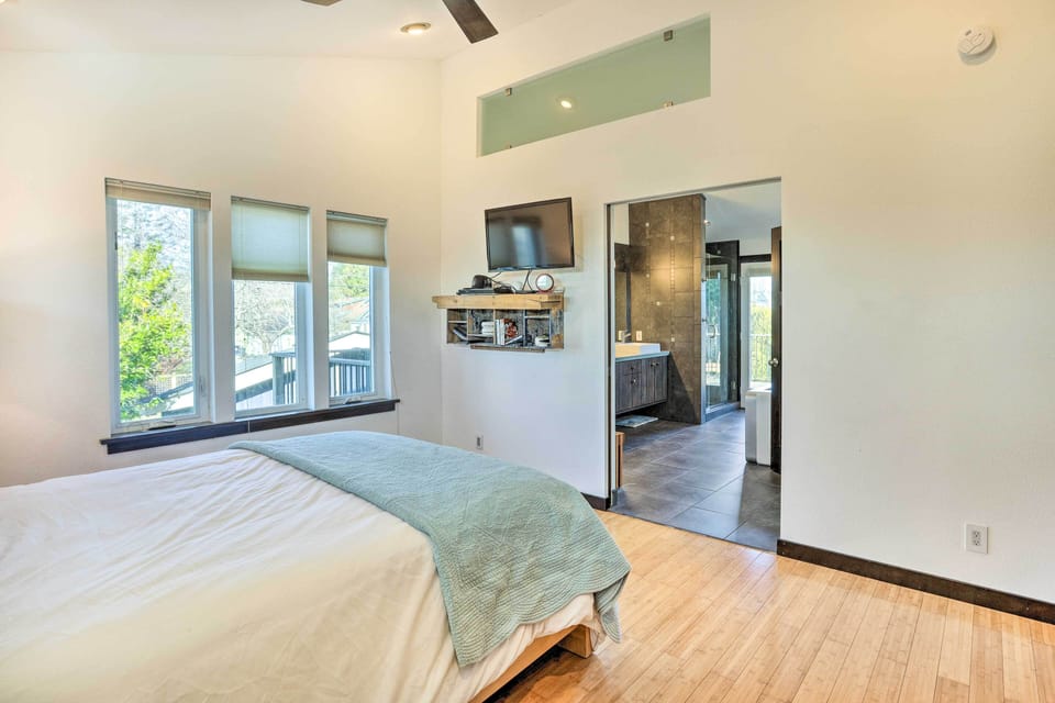 Bellingham Vacation Rental w/ Private Deck Cottage in Bellingham
