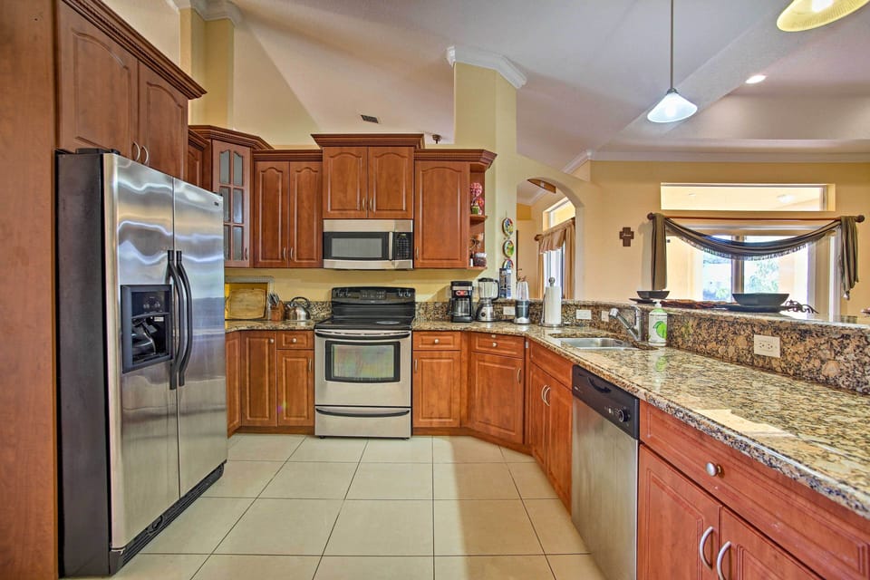 House (4 Bedrooms) | Interior