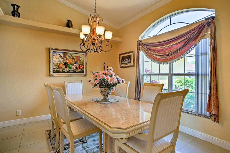 House (4 Bedrooms) | Interior