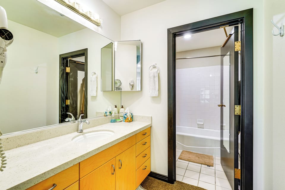 Ski-in/ski-out Solitude Condo w/ Rooftop Hot Tub! Apartment in Wasatch County