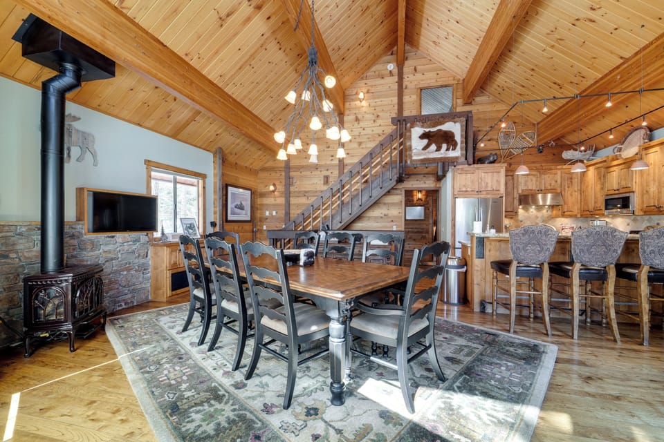 House (5 Bedrooms) | Interior