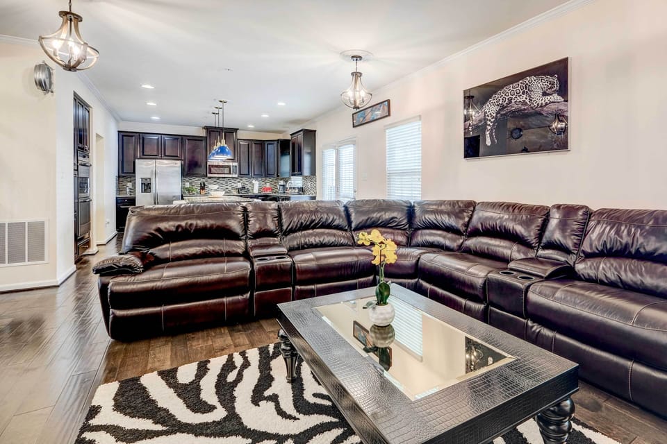 House (5 Bedrooms) | Interior