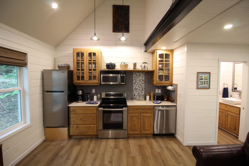 Full kitchen 