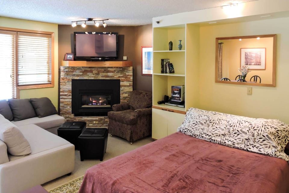 Apartment (0 Bedroom) | Interior
