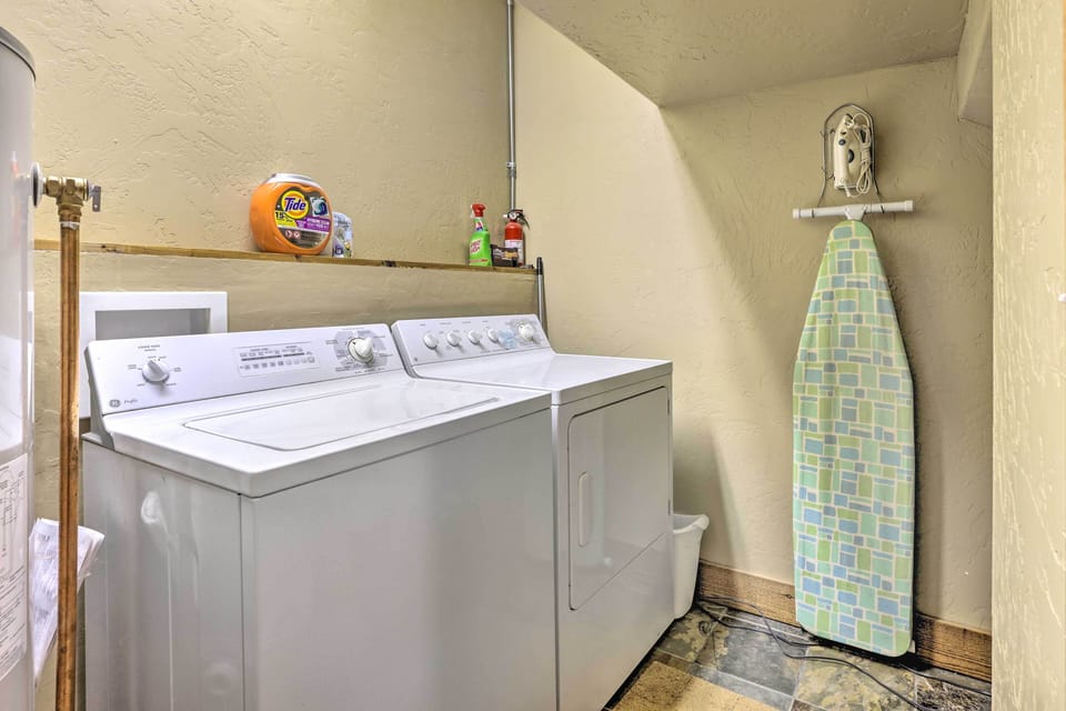 Mountainside Winter Park Ski Home w/ Hot Tub Cottage in Winter Park