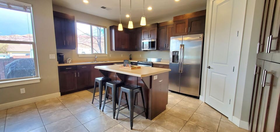 Luxury House, Multiple Bedrooms, Pool Access, Mountain View | Private kitchenette | Full-size fridge, microwave, oven, stovetop
