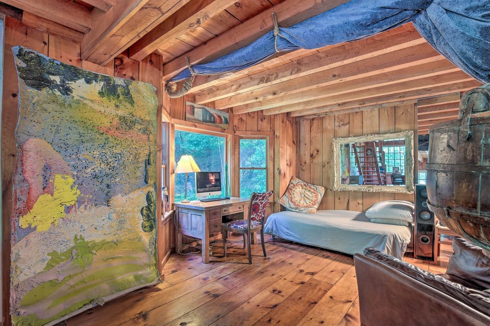 Serene Riverfront Stay! 'the Mill River Cabin Cottage in New Marlborough