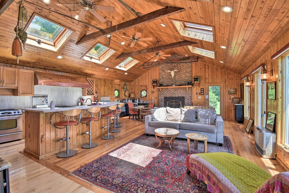 House (6 Bedrooms) | Interior