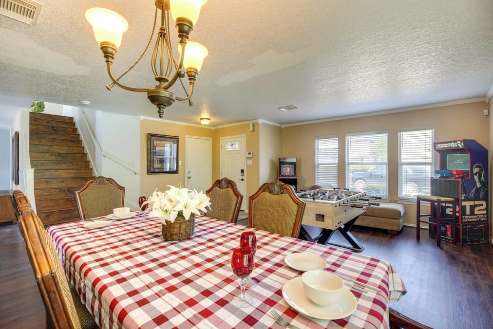 House (4 Bedrooms) | Interior