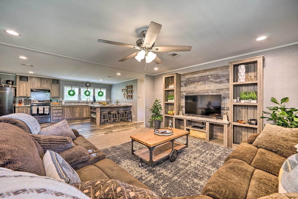 House (3 Bedrooms) | Front of property
