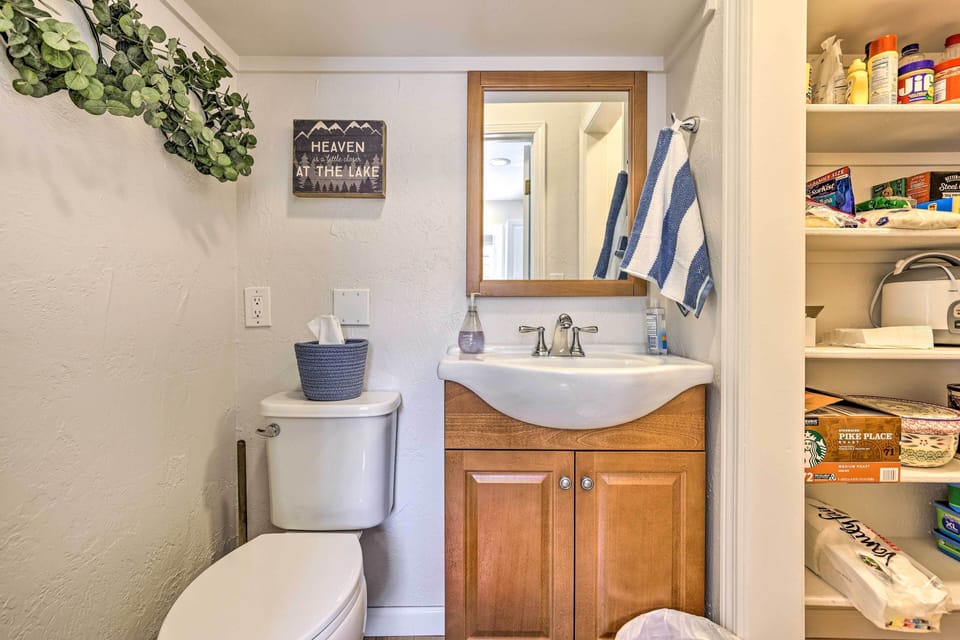 Walk to Grand Lake & Dtwn! Group Escape w/ Hot Tub Cottage in Grand Lake