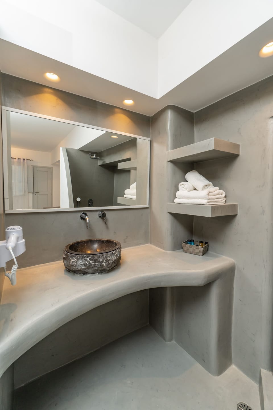 Standard Suite | Bathroom | Shower, rainfall showerhead, designer toiletries, hair dryer