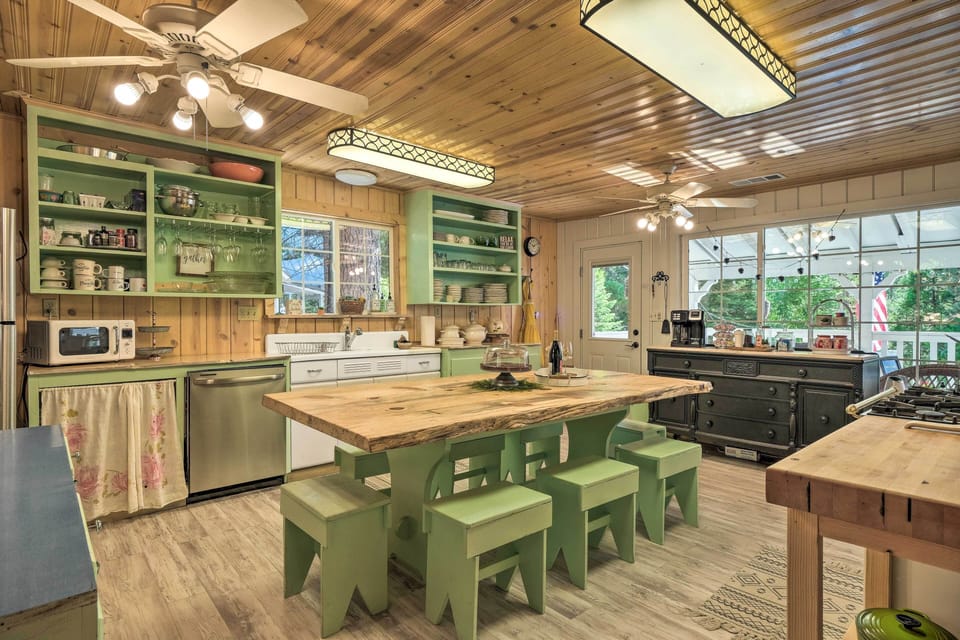 House (2 Bedrooms) | Interior