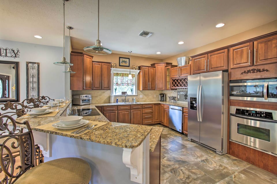 House (5 Bedrooms) | Interior