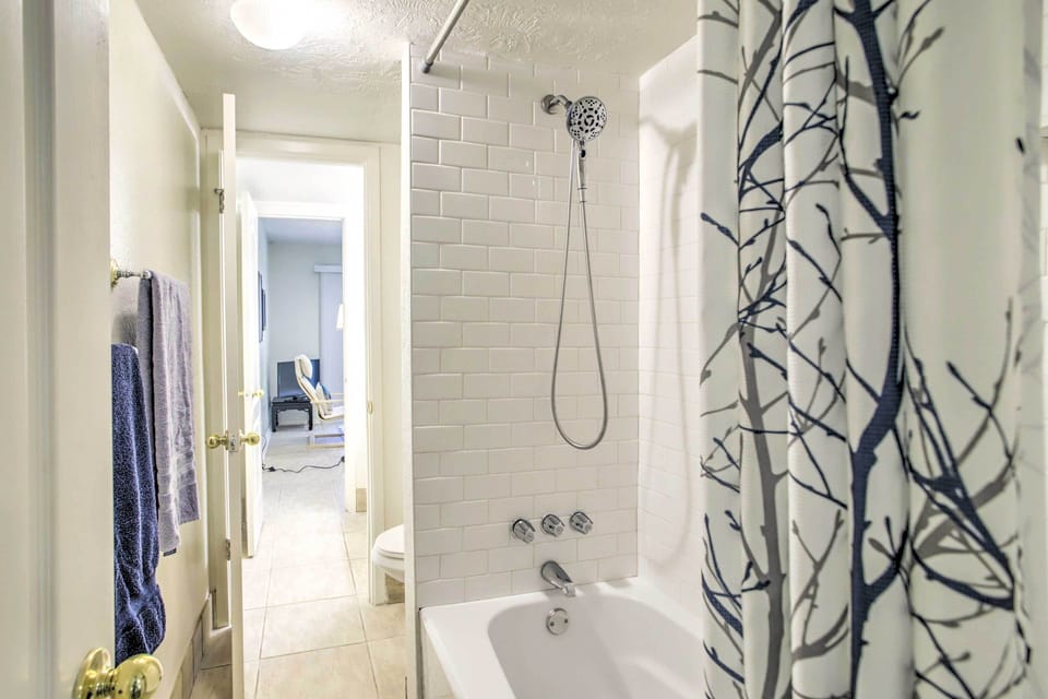 Walden Golf Course Condo Near Lake Conroe! Apartment in Lake Conroe
