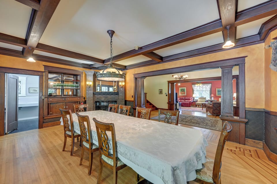 House (5 Bedrooms) | Interior