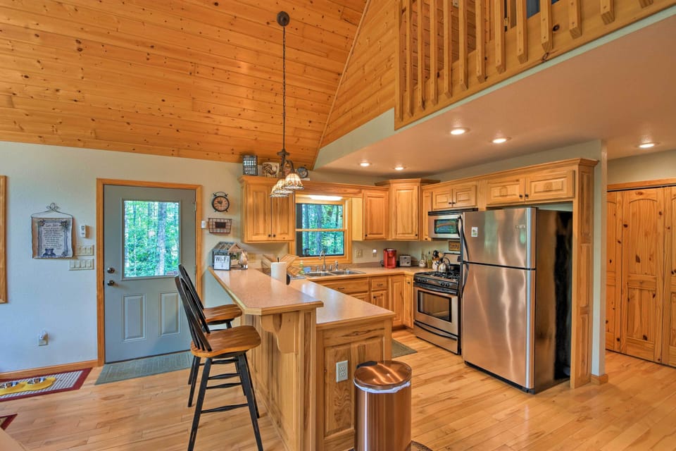 House (3 Bedrooms) | Interior