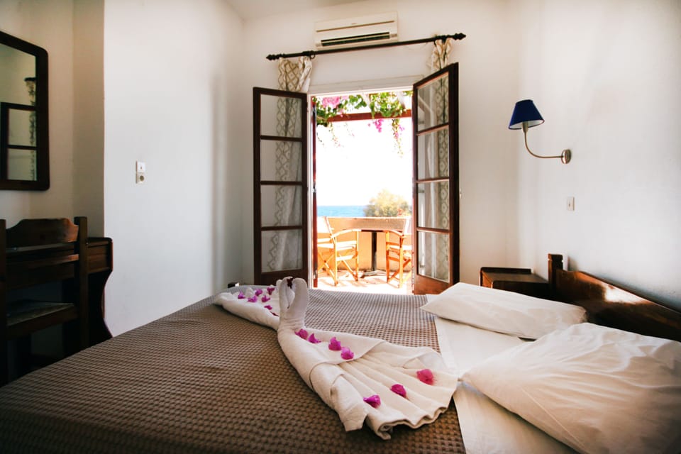 Romantic Double Room, 1 Double Bed, Balcony, Sea View | Individually decorated, individually furnished, free WiFi, bed sheets