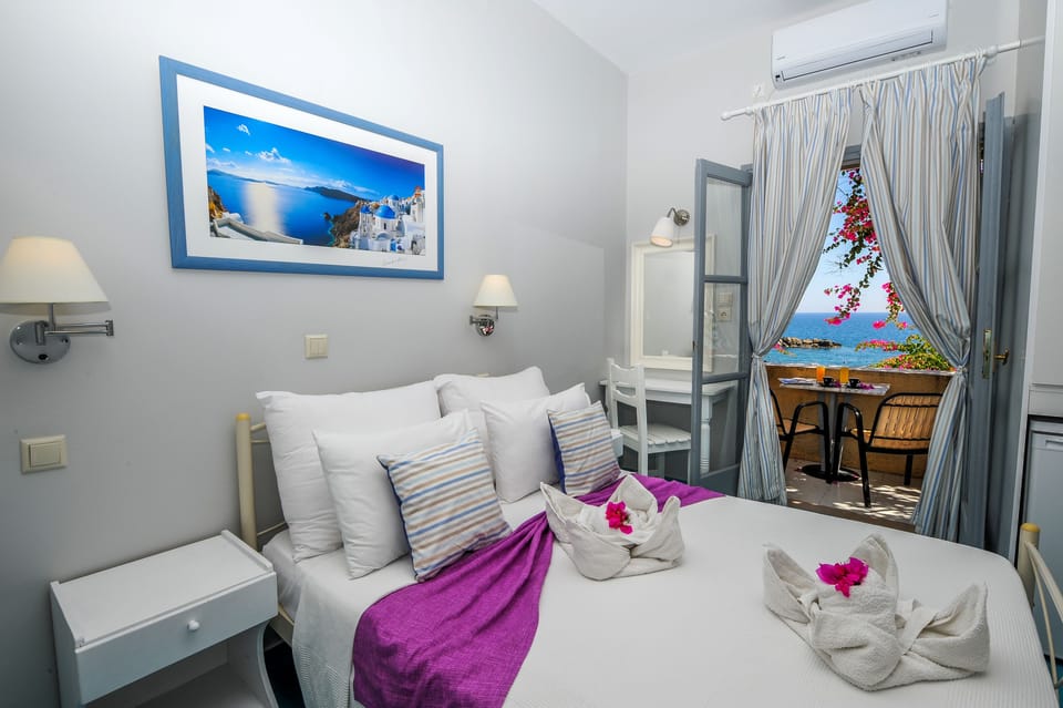 Romantic Double Room, 1 Double Bed, Balcony, Sea View | Individually decorated, individually furnished, free WiFi, bed sheets
