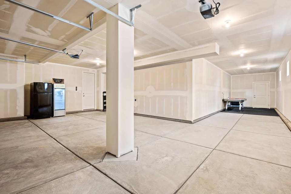 House, 5 Bedrooms | Interior