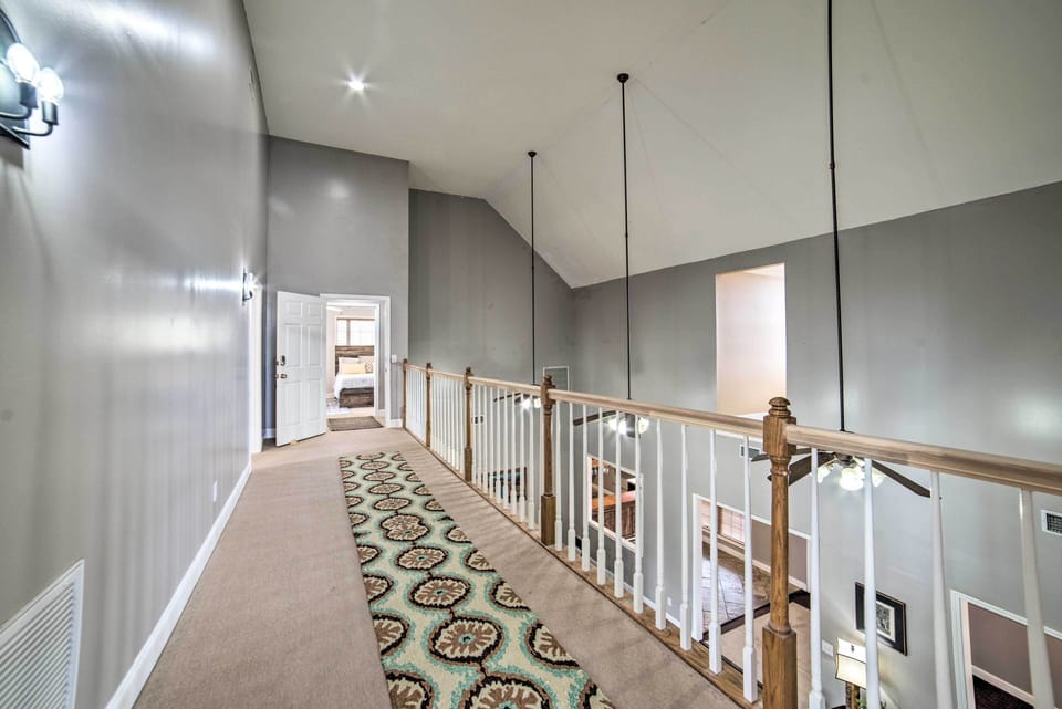 House (6 Bedrooms) | Interior