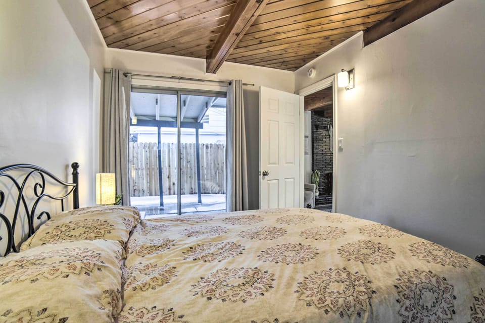 Gateway to Mt Rose Ski! Reno Home w/ Fireplace Cottage in Reno
