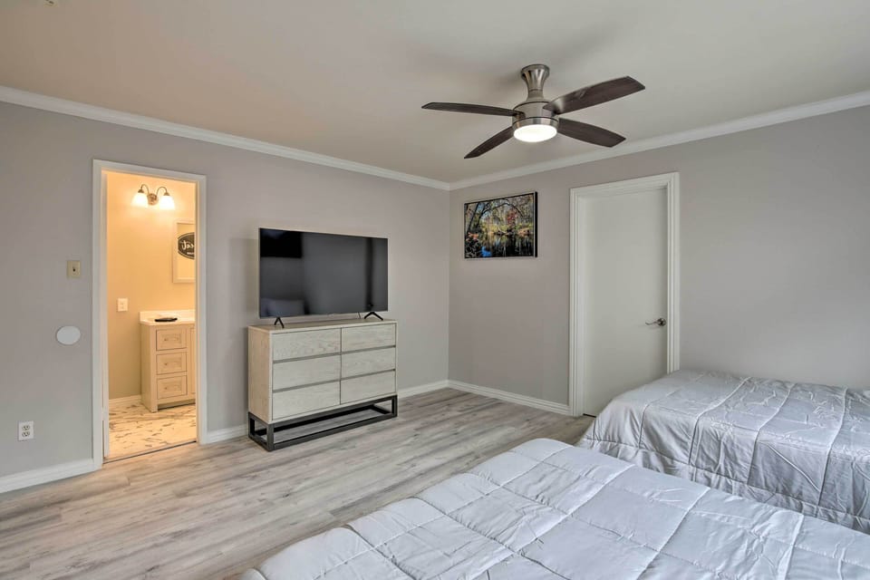 House (5 Bedrooms) | Interior