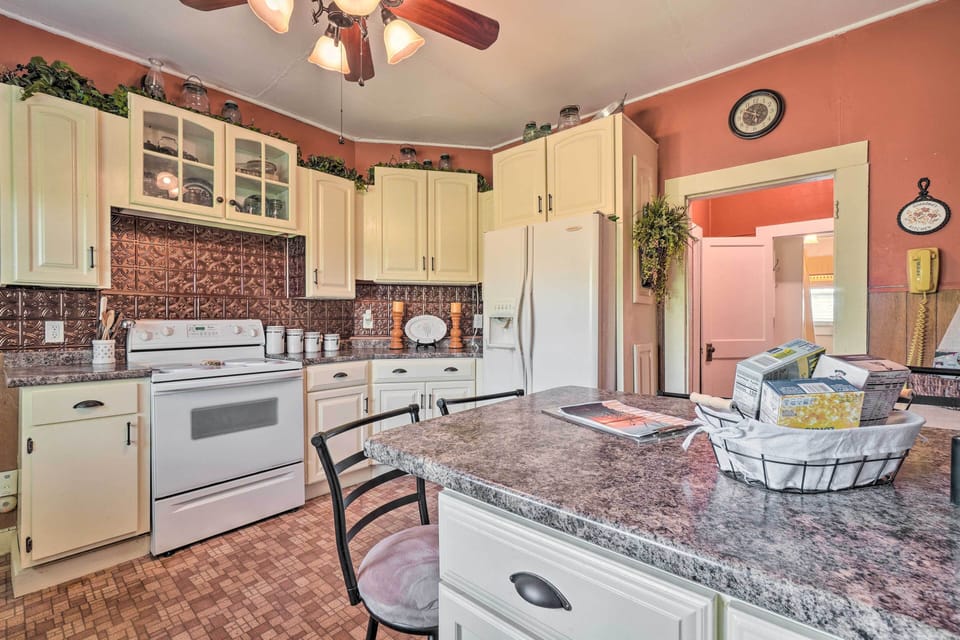 House (2 Bedrooms) | Interior