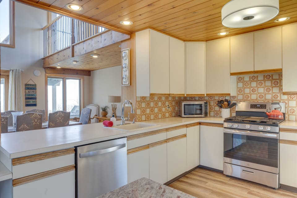 House (3 Bedrooms) | Interior